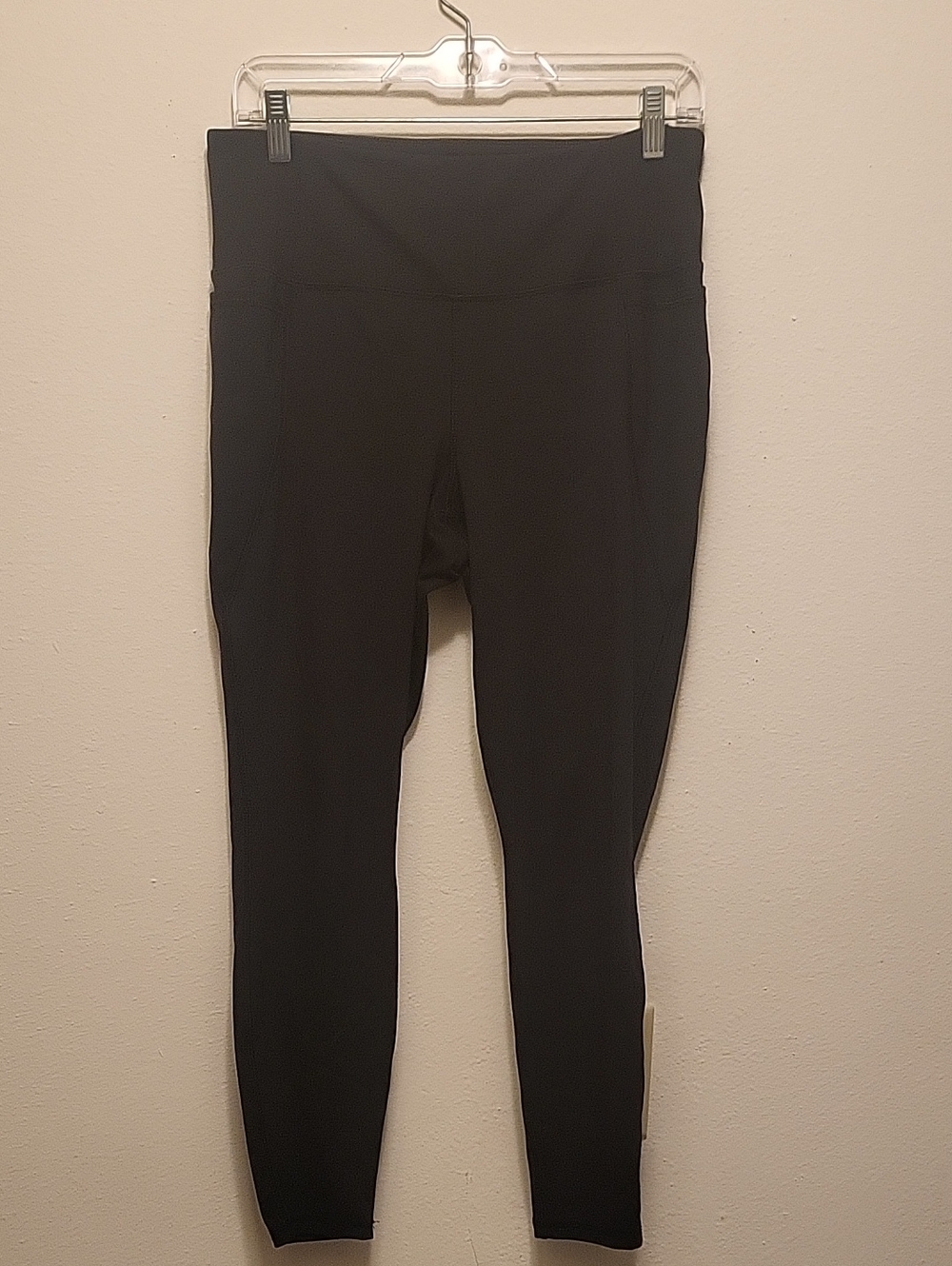 Livi Soft 7/8 Active Black High-Rise Performance Leggings